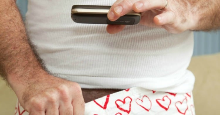 Why Middle Age Sexting And Dating Is A Terrible Idea