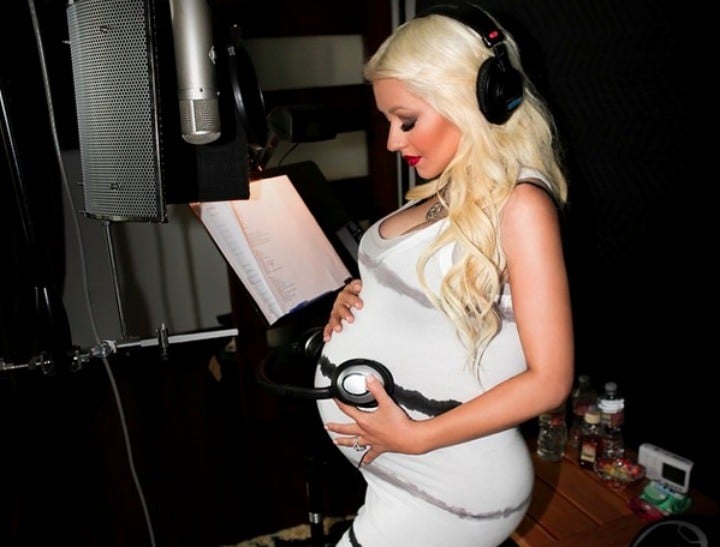 christina aguilera baby photoshopped.
