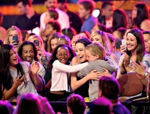 angelina jolie kids choice awards