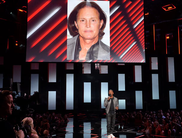 jamie foxx jokes about bruce jenner