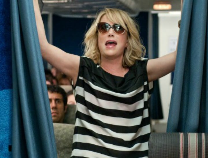 Bridesmaids-Plane-Kristen-Wiig 720X547