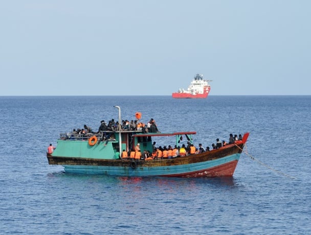 asylum seeker boat sinks