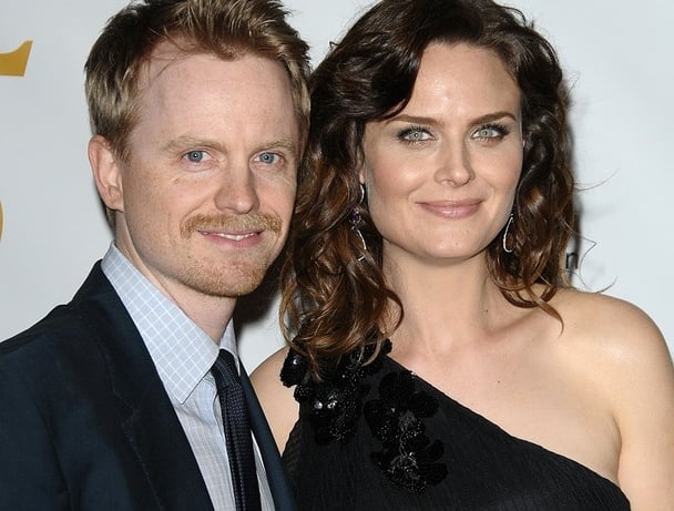 emily deschanel gave birth