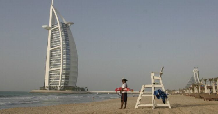 Drowning In Dubai Girl Drowns As Father Watches On