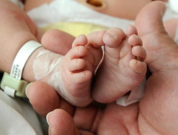 newborn hospital feet istock post