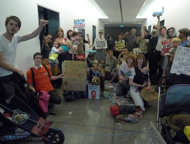 breastfeeding protester 2 720x547