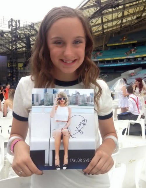 deaf girl taylor swift live