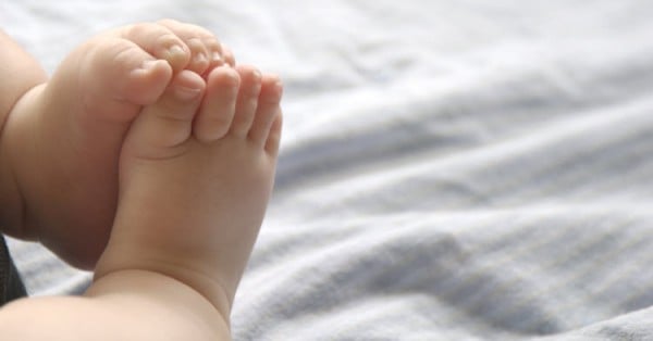 baby-boy-feed