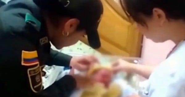 policewoman breastfeeding 