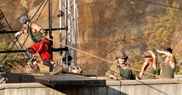 BY NIGEL WRIGHT +61 409 363339. COPYRIGHT NETWORK TEN/ITV STUDIOS I'M A CELEBRITY GET ME OUT OF HERE 2016. THIS PICTURE SHOWS: TT...'TUG OF WAR'..ALL 10 CELEBS JOIN JULIA AND CHRIS AT THE DAM WALL FOR THE TRIAL