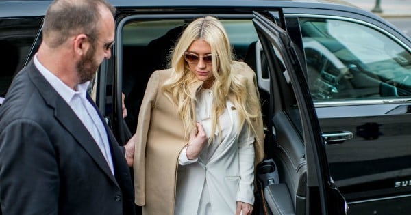 Kesha outside supreme court - Getty 1200x630