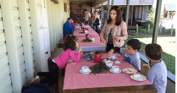 Kids eating out in QLD