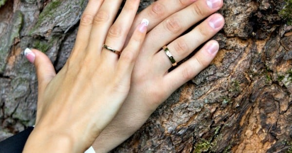 Male engagement ring trend