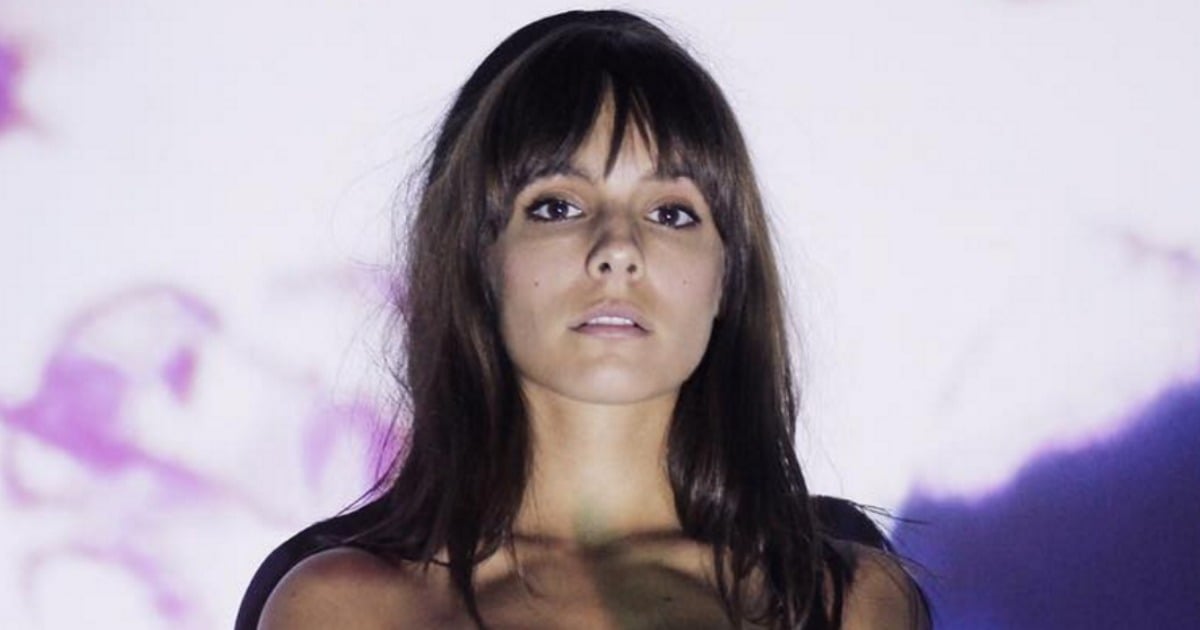 The Latest Caitlin Stasey Topless Instagram Was Aimed At Her Trolls