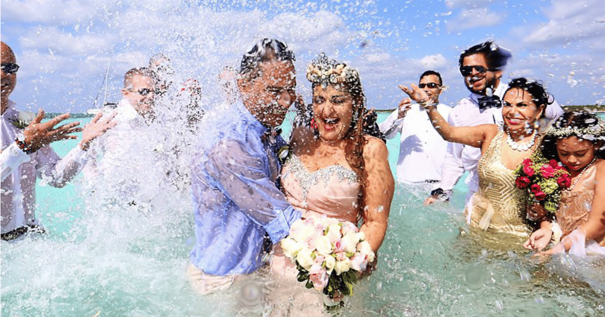Mermaid Wedding Bride Gets Married In The Middle Of The Sea 