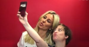Roxy-lift-selfie-feature