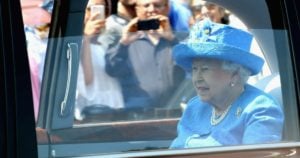 queen not wearing a seat belt