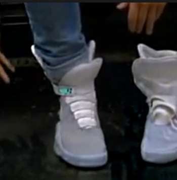 tying nike shoelaces