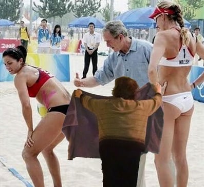 Hiding a beach volleyballer's butt (Image via Reddit)