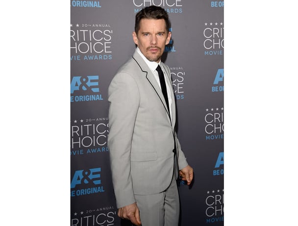 2015 critic's choice awards red carpet