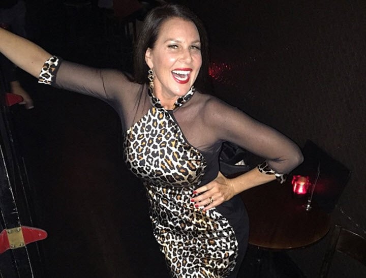 Julia Morris Posts Bikini Pic And Everyone Promptly Loses It