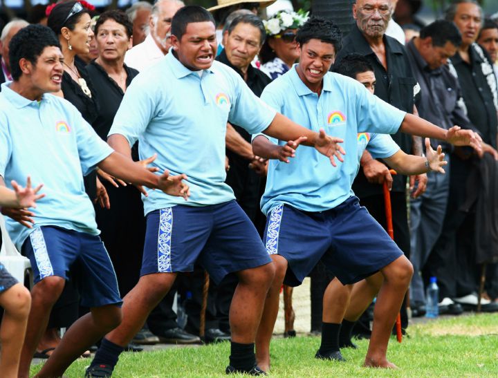 school kids perform haka