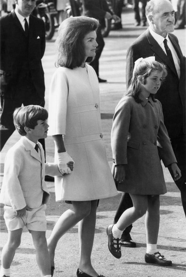 21 style lessons we learned from Jackie Onassis