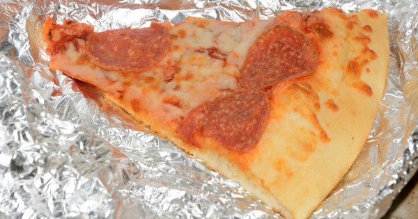The Acidic Foods To Avoid Cooking On Top Of Aluminum Foil