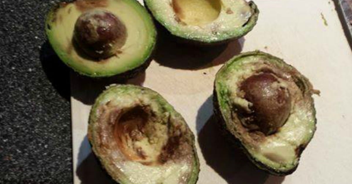 Woman complains about Woolworths avocados, gets burned.