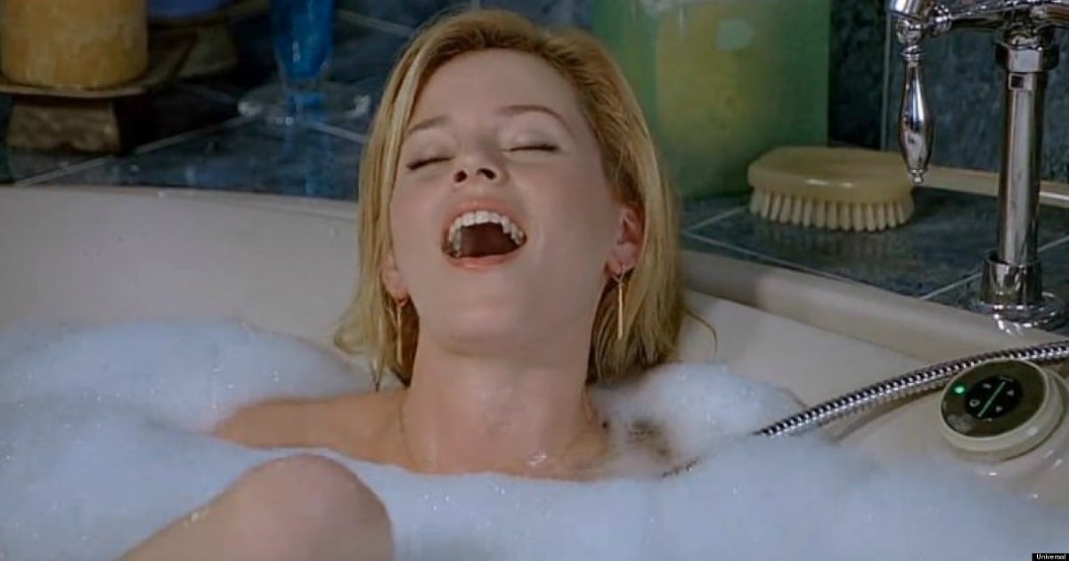 Elizabeth Banks Masterbating