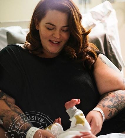 Tess Holliday Breastfeeds at the Women's March: 'I Will Feed My