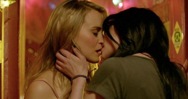 There is a very good reason straight women prefer lesbian porn.