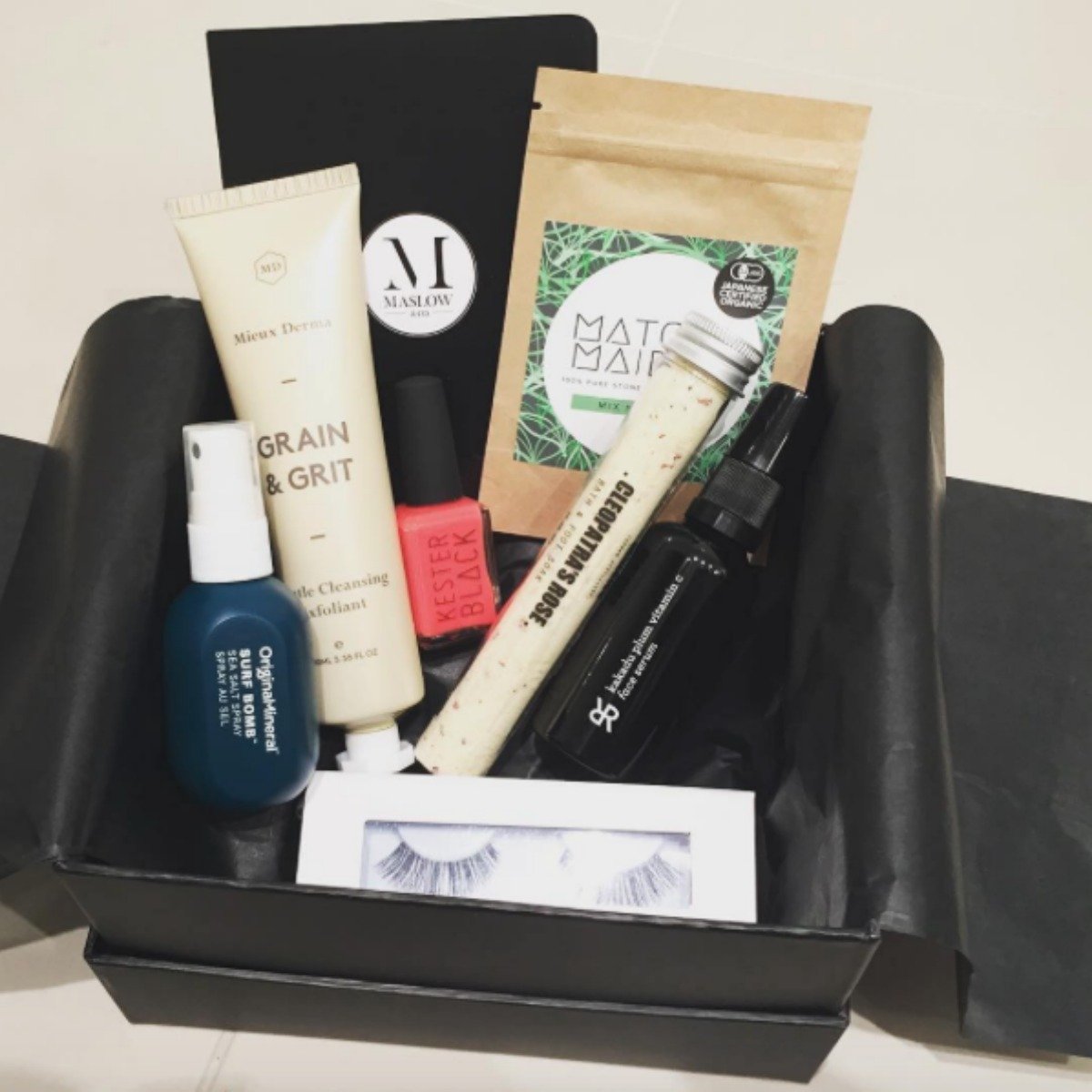 Maslow and co beauty box review: You'll want to subscribe now.