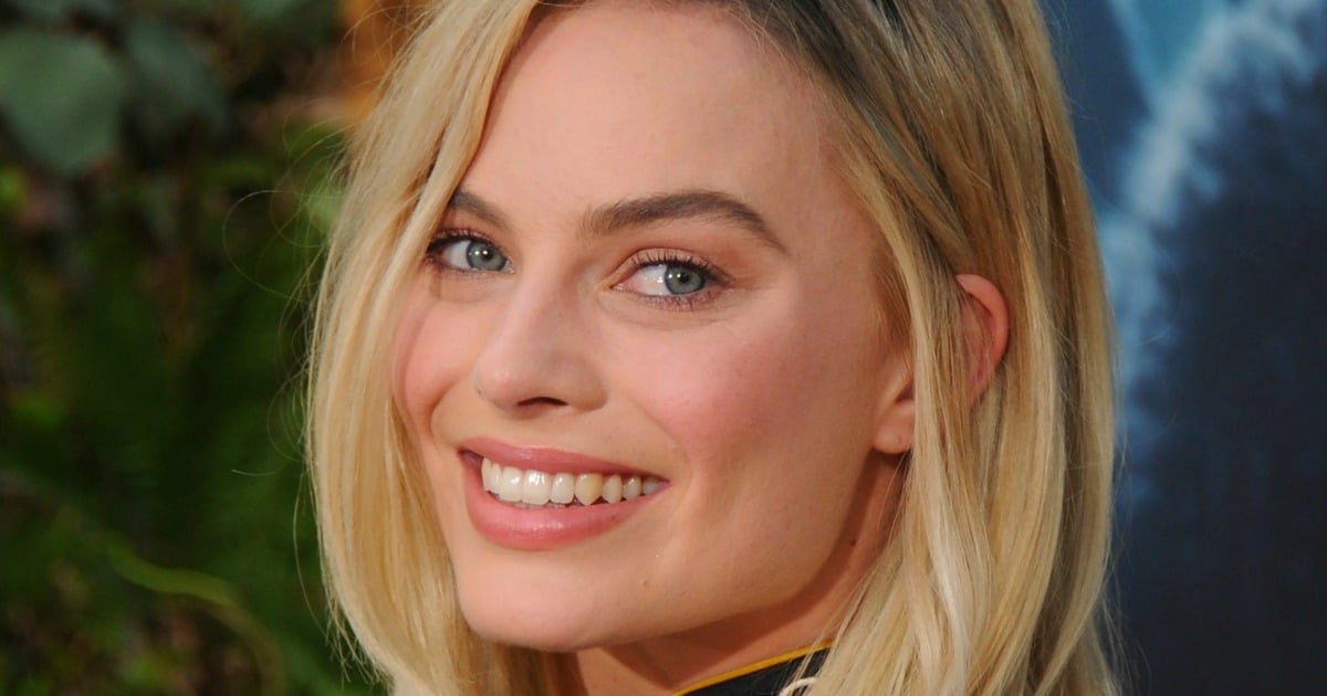 Margot Robbie is getting set for her new role and she looks very different.