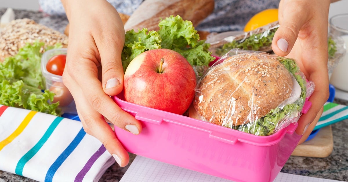 Keeping lunch cold on hot days doesn't need to be difficult.