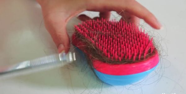 wash-hairbrush
