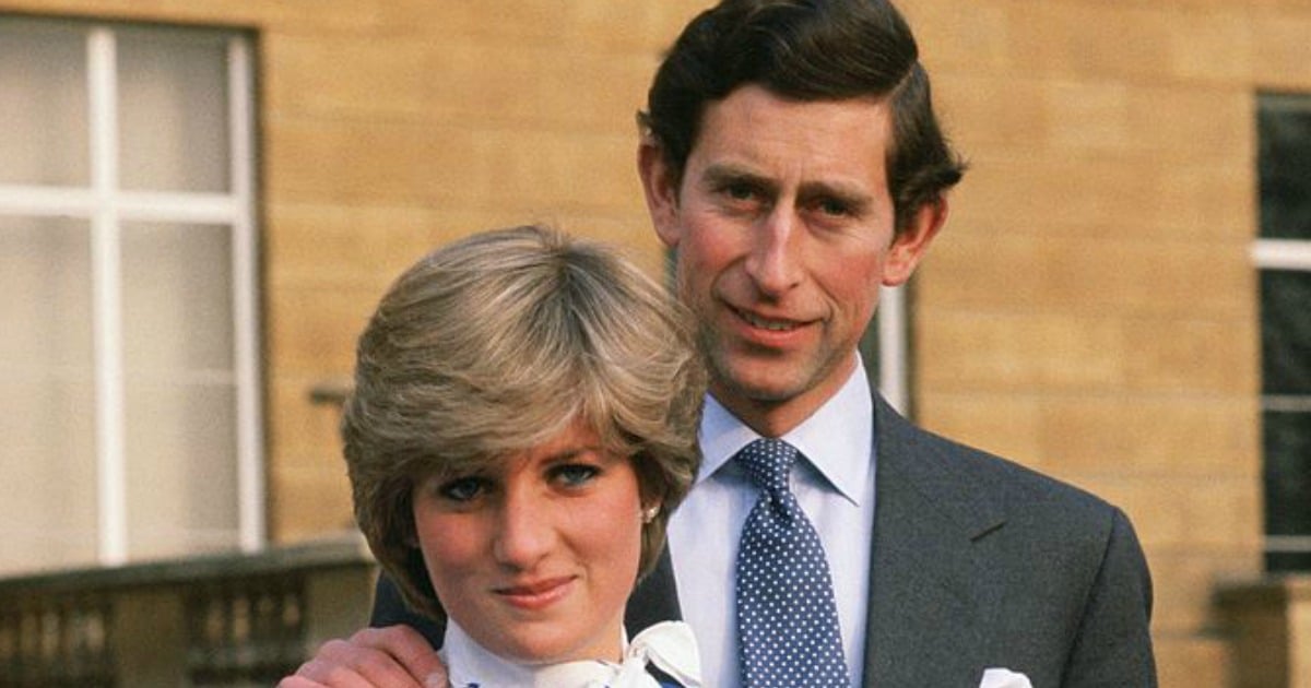 There's something very strange about this photo of Diana and Charles.