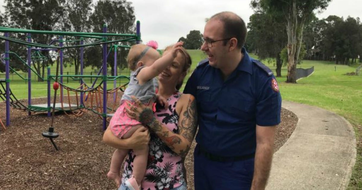 Surprise babies: NSW ambulance talk women through labour away from ...