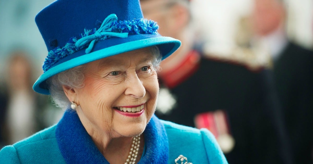 queen elizabeth drinking schedule