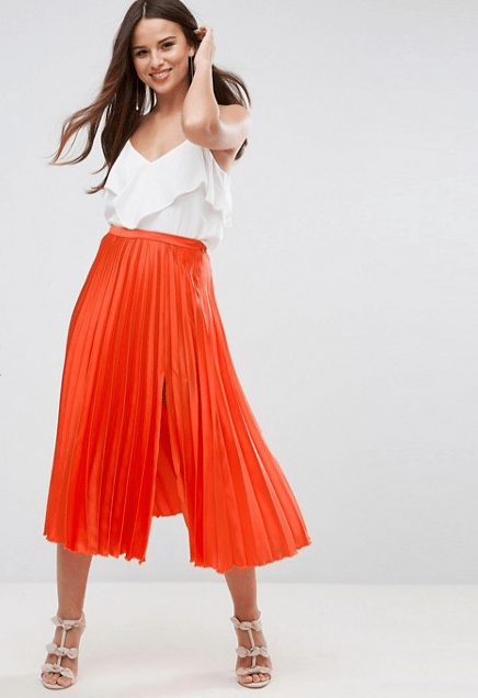 Pleated skirts: The fashion trend for this season that we absolutely love.