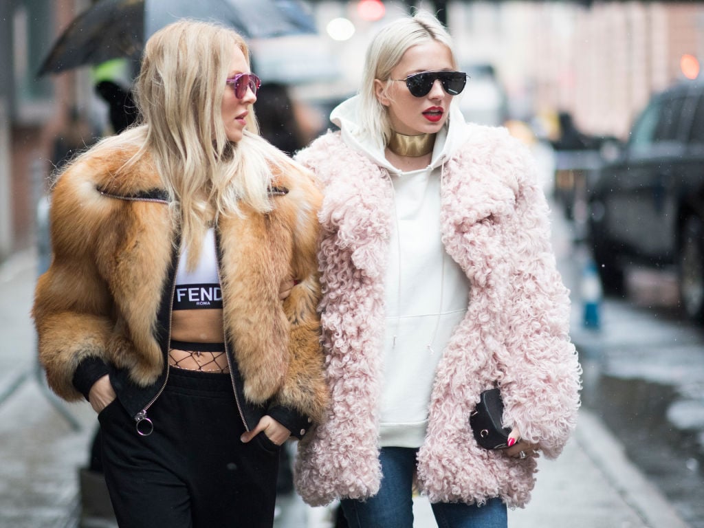 45 really good photos of 2017's New York Fashion Week street style looks.