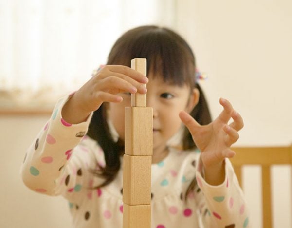 girl with building blocks