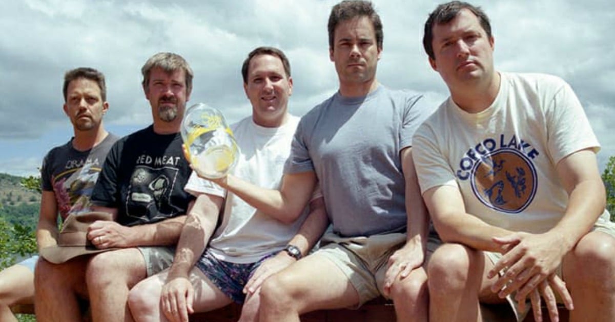 five friends recreate photo