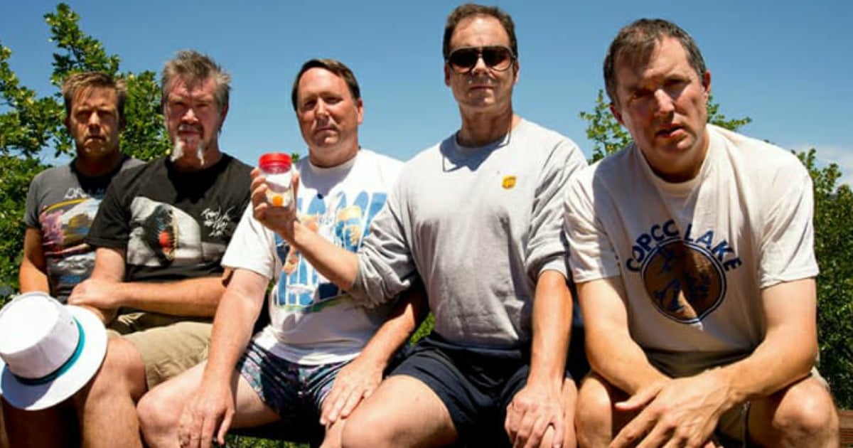 five friends recreate photo