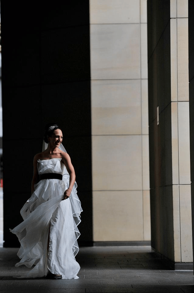 The average  cost  of wedding  dress  according to a wedding  