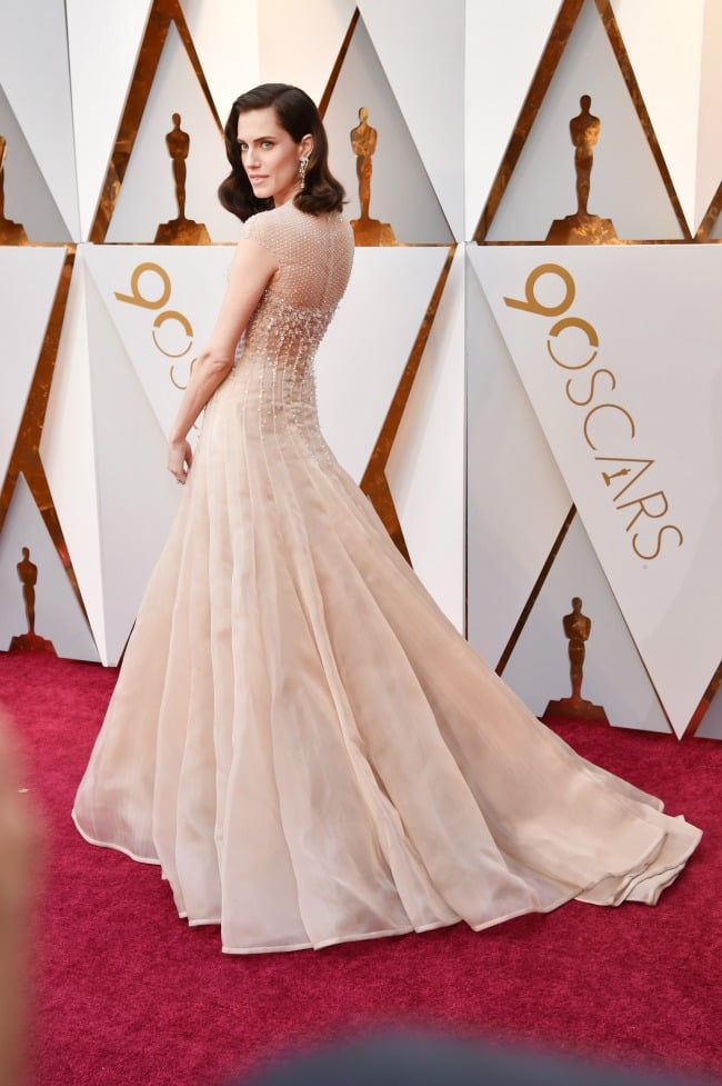 Oscars 2013: Anne Hathaway's nipples make a bid for stardom