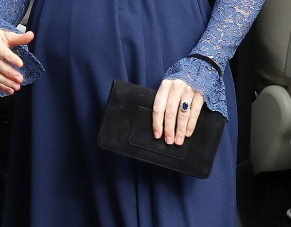 kate middleton fingers