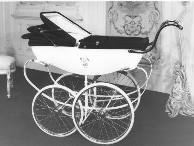 Kate middleton best sale pram silver cross