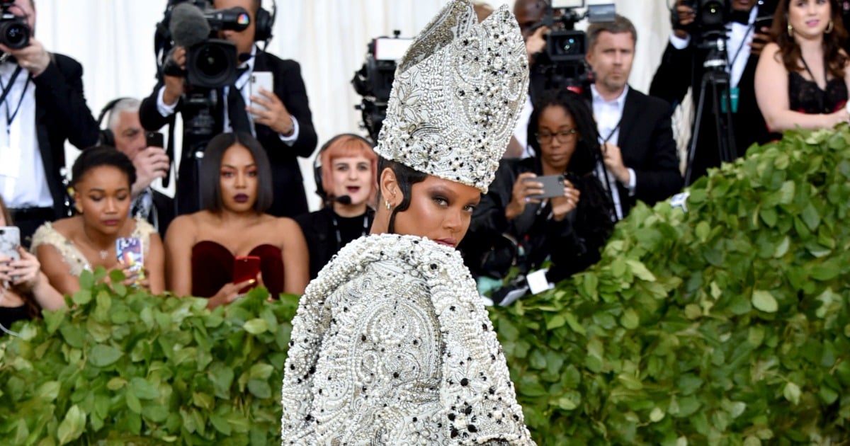 Rihanna just channelled the Pope at the Met Gala. Because, of course.