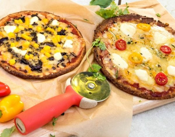 cheesy cauliflower pizza